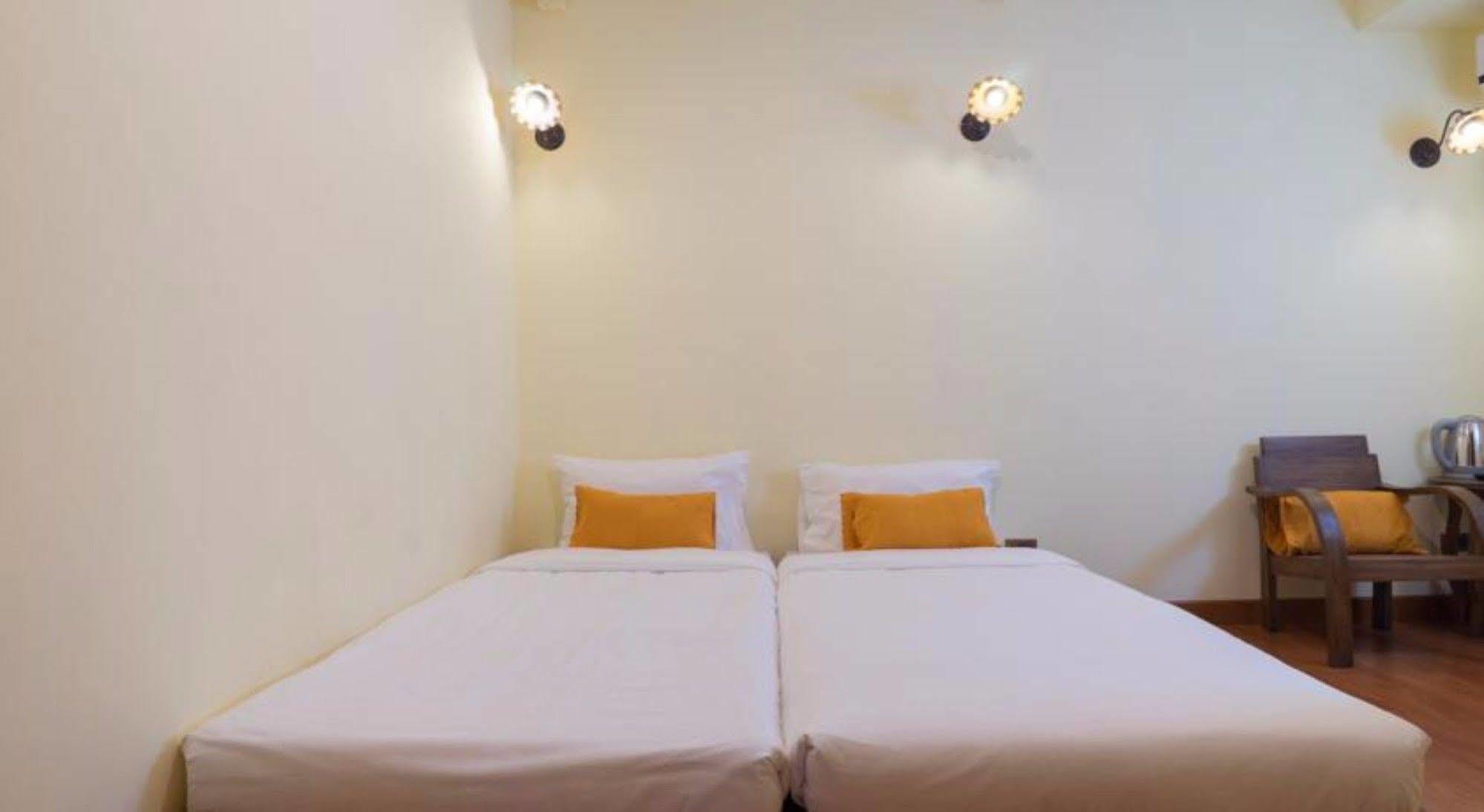 Bed and Breakfast Manon Sleepeatdrink Чиангмай Экстерьер фото