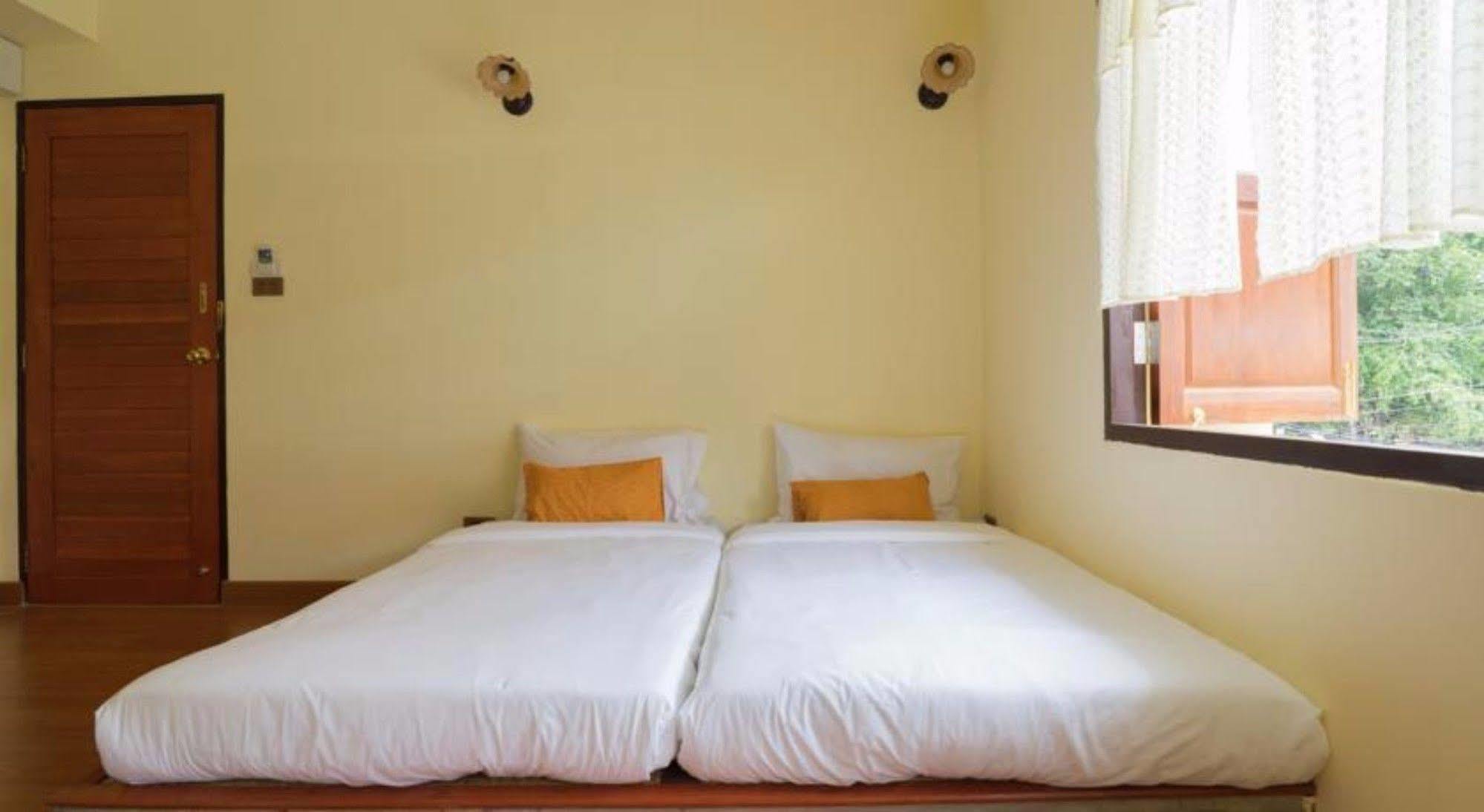Bed and Breakfast Manon Sleepeatdrink Чиангмай Экстерьер фото