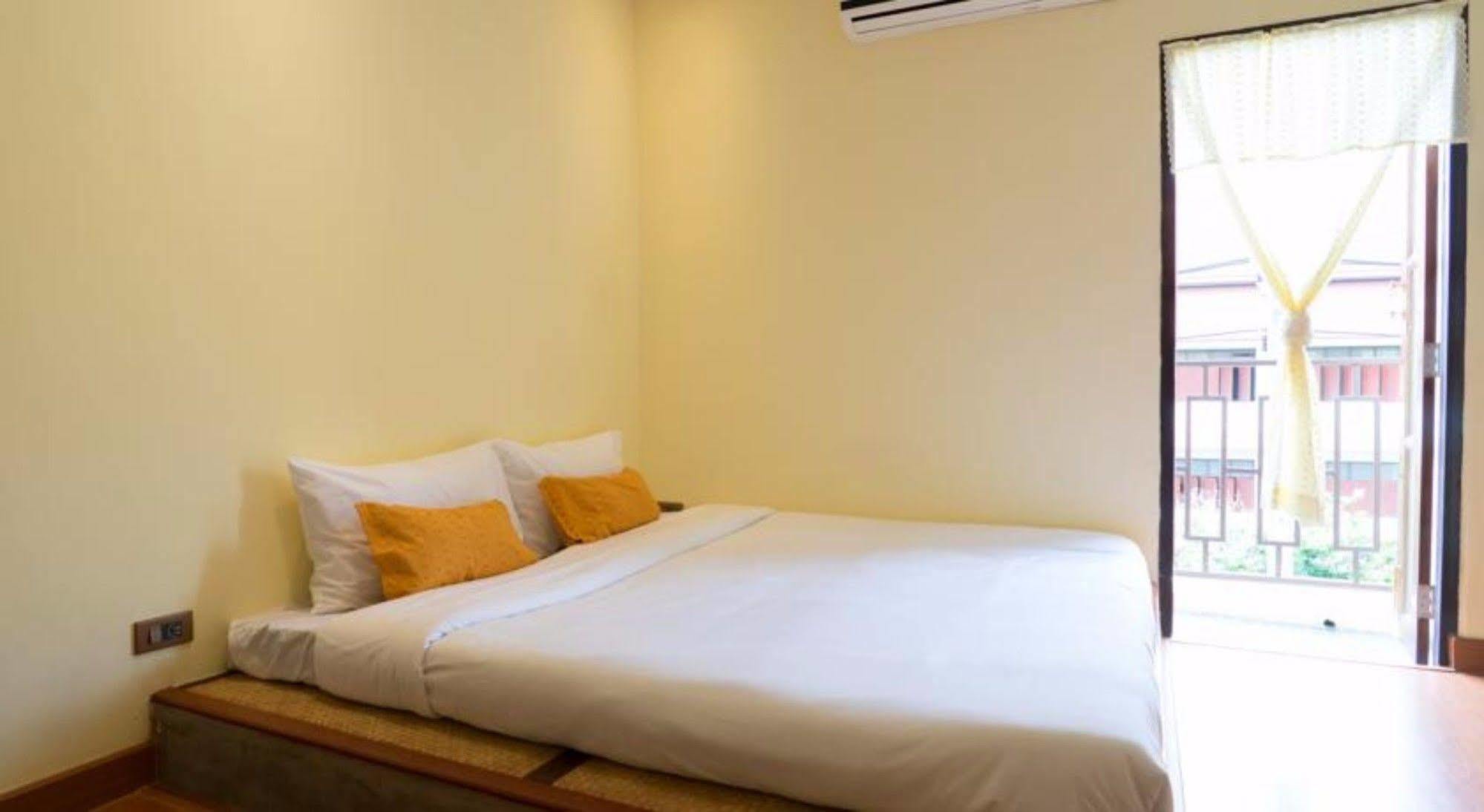 Bed and Breakfast Manon Sleepeatdrink Чиангмай Экстерьер фото